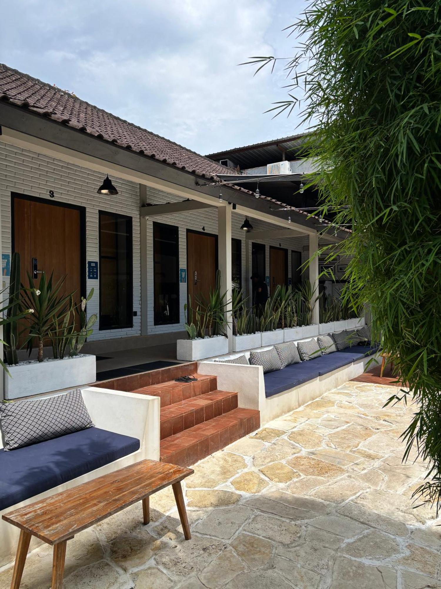 Lay Day Hostel Canggu Exterior photo
